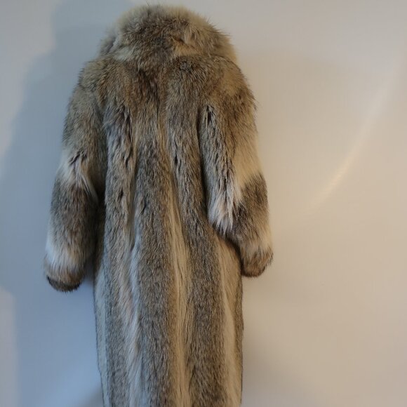 Womens Saks Fifth Avenue White Beige Full Length Coyote Fur Coat XL - Picture 10 of 16